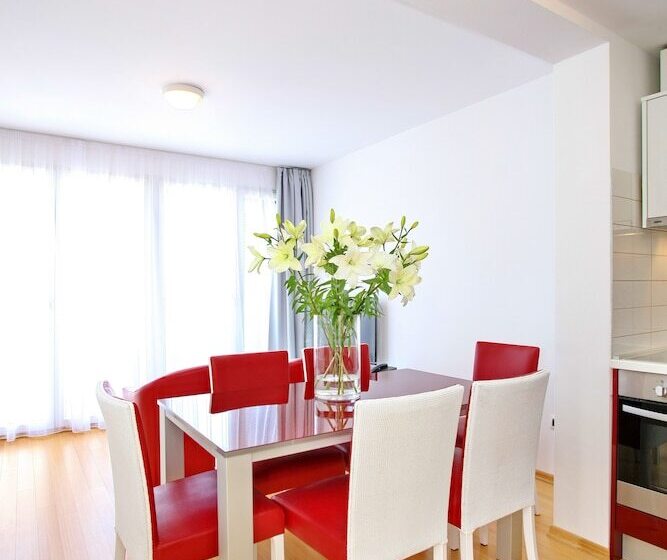2 베드룸 컴포트 아파트, Sunnyside Apartments Petrčane
