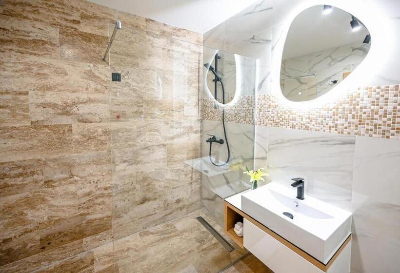 اتاق لوکس, Borovi Forest Resort & Spa