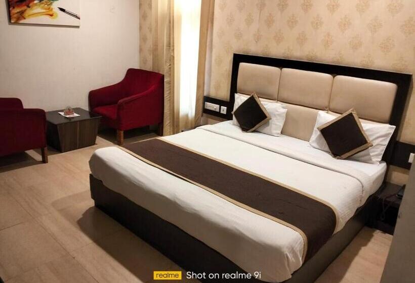 اتاق لوکس, Ashoka Hotel By Wb Inn