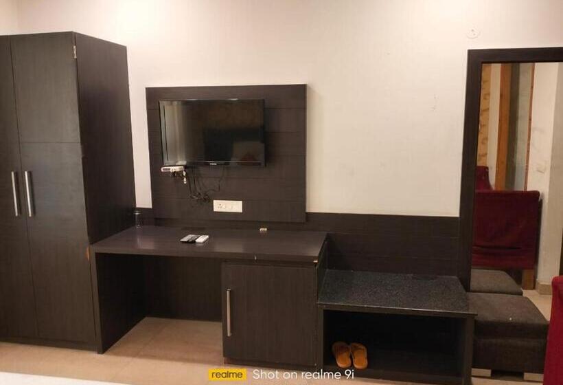 اتاق لوکس, Ashoka Hotel By Wb Inn