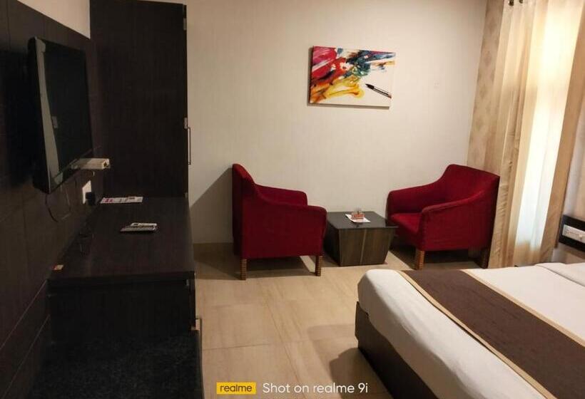 اتاق لوکس, Ashoka Hotel By Wb Inn
