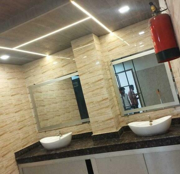 Quarto Triplo Clássico, Oyo 70230  Rajeshwari Plaza