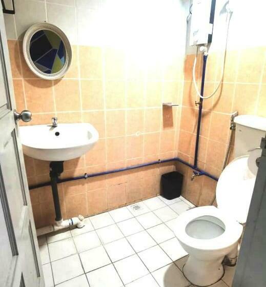 Семейный Номер, Oyo Home 90667 Chen Room Bs