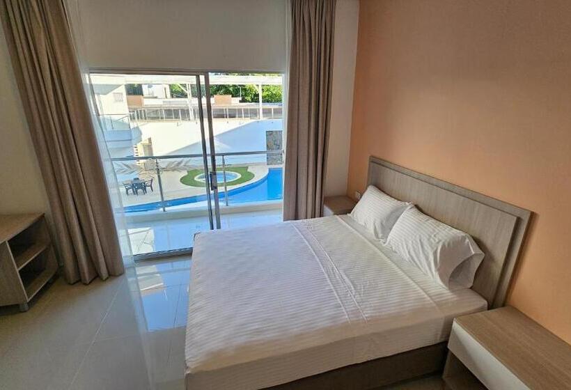 Quarto Triplo Estandar com Sacada, Santa Sofia