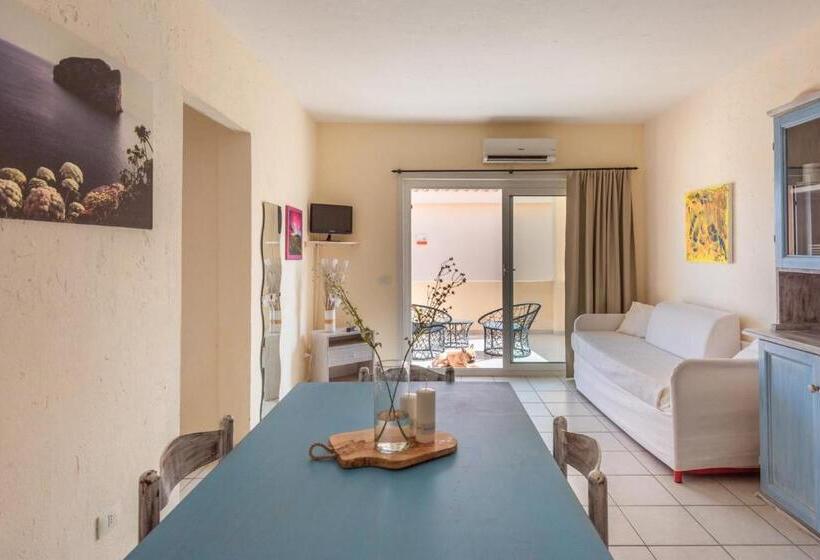 آپارتمان 1 خوابه با چشم‌انداز دریا, Residence A Golfo Di Marinella A 450 Mt Dal Mare