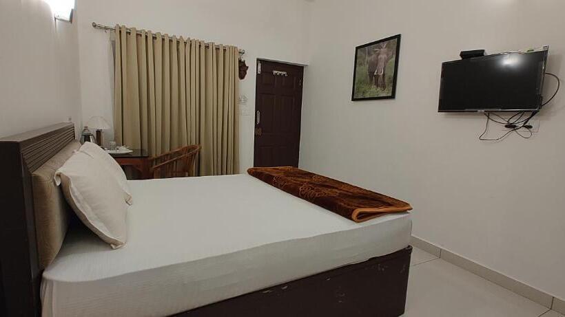 디럭스 룸, Athirapilly On The Rocks
