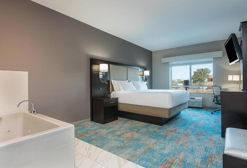 Номер Executive Кровать Кинг, Holiday Inn Express & Suites Norwood Boston Area By Ihg