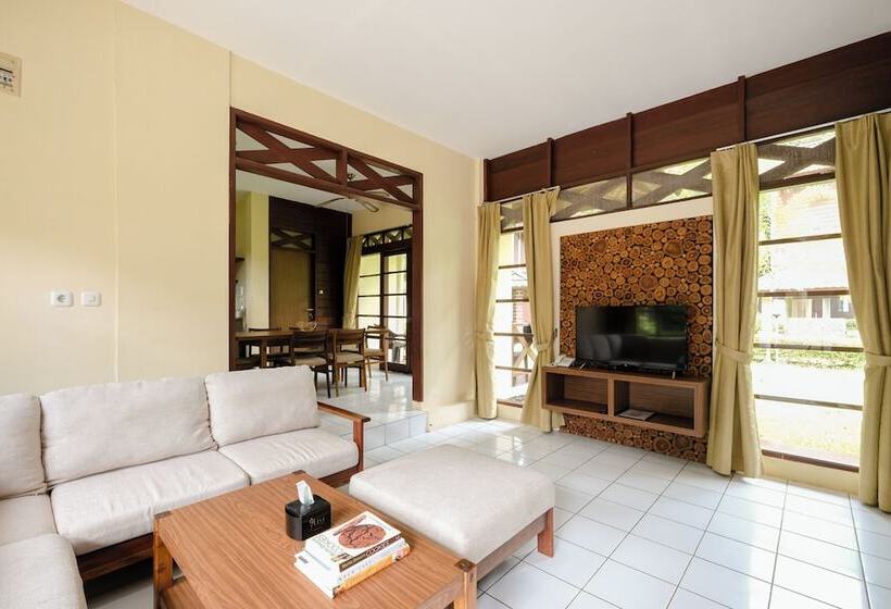 Дом 4 Спальни, Mutiara Carita Cottages