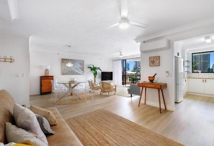 2 Bedroom Apartment Garden View, Surfers Century Oceanside Apartments