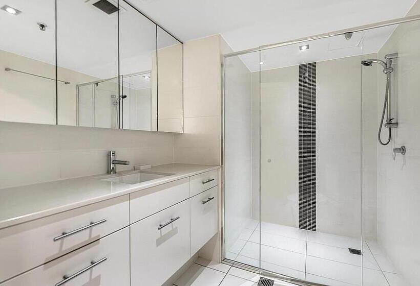 آپارتمان 2 خوابه با چشم‌انداز دریا, Surfers Century Oceanside Apartments
