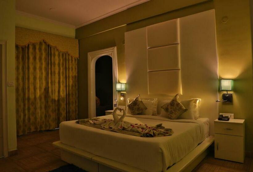 패밀리 스위트, Drona Palace By Sr Leisure Inn