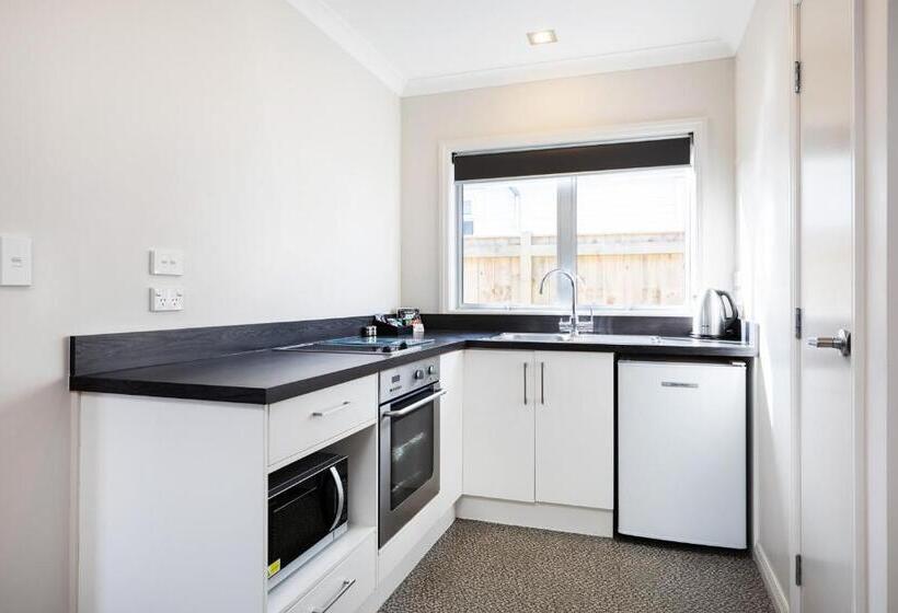 Апартаменты Deluxe 1 Спальня, Beach Street Motel Apartments