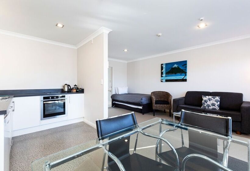 Апартаменты Deluxe 1 Спальня, Beach Street Motel Apartments