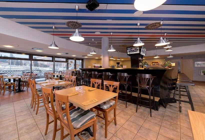 اتاق استاندارد برای معلولان, Arena