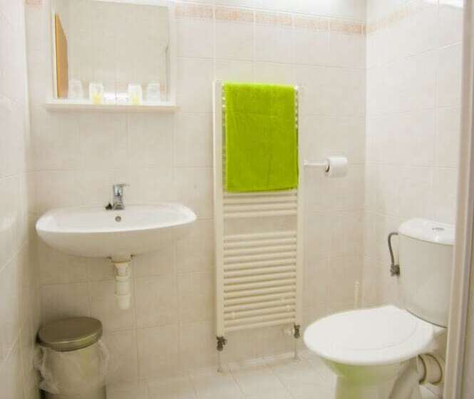 اتاق استاندارد, Arena