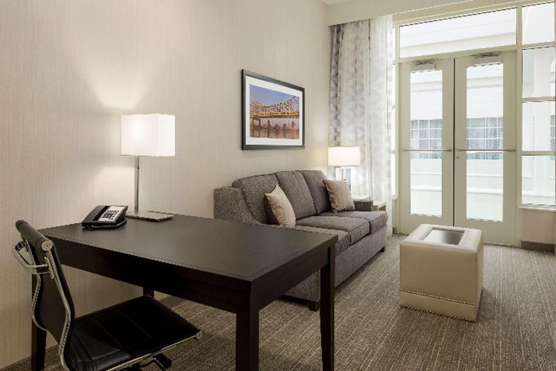 프리미엄 스위트, Embassy Suites Louisville Downtown