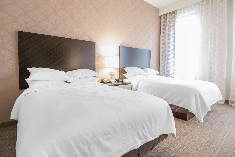 سوئیت برای معلولان, Embassy Suites Louisville Downtown