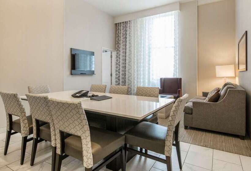 سوییت, Embassy Suites Louisville Downtown