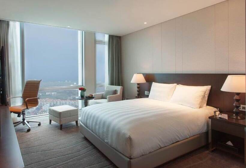 اتاق لوکس با چشم‌انداز دریا, Lotte City Hotel Jeju