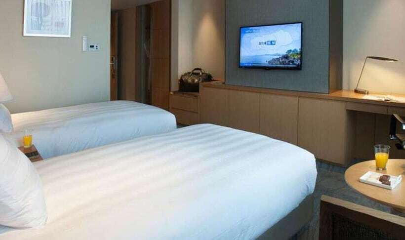 اتاق لوکس با چشم‌انداز دریا, Lotte City Hotel Jeju