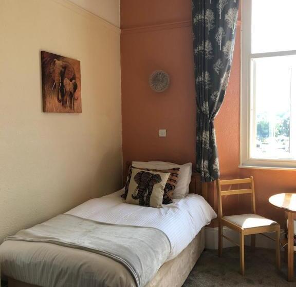Семейный Номер Вид на Сад, The Purple Tree Guest House