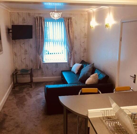 Апартаменты 2 Спальни, The Purple Tree Guest House