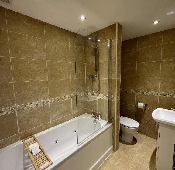 اتاق لوکس با تخت بزرگ, Wheatlands Lodge Windermere   Adults Only   Free Car Park