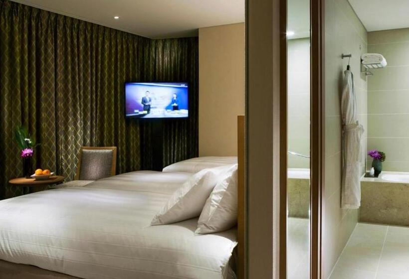 اتاق استاندارد سه نفره, Lotte City Hotel Jeju