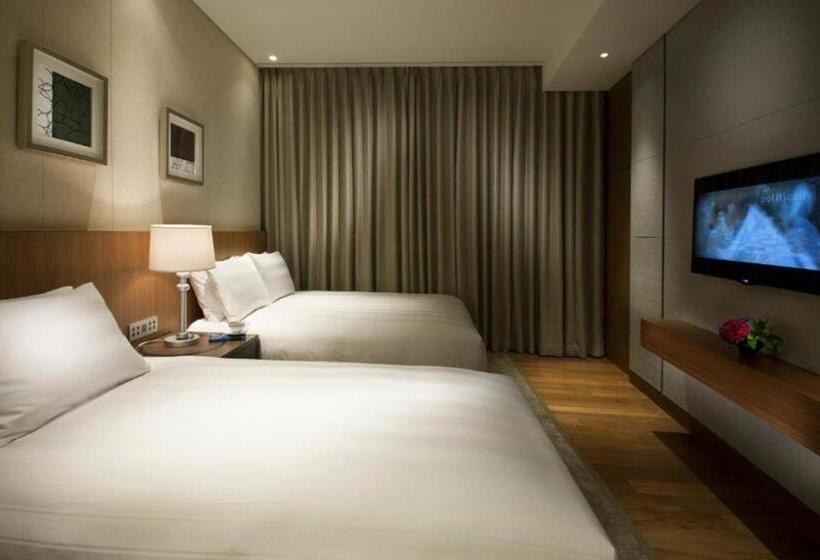 اتاق خانوادگی با چشم‌انداز دریا, Lotte City Hotel Jeju