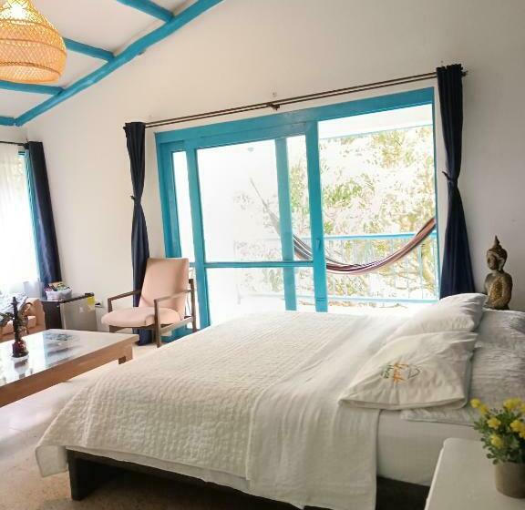 Номер Deluxe с Балконом, Duck House Hostel / La Vega