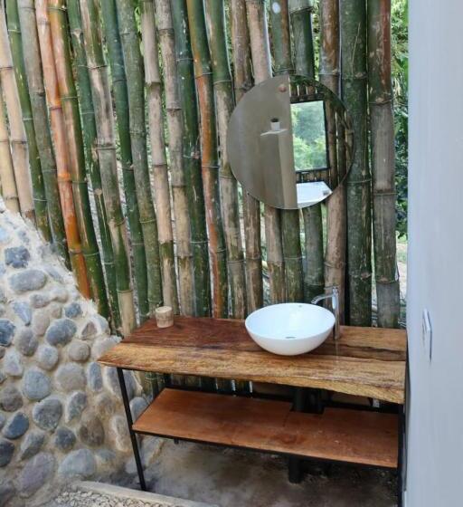 Хижина, Duck House Hostel / La Vega