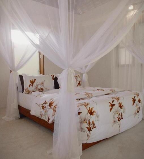 بانگلوی استاندارد, Afriican Village Zanzibar