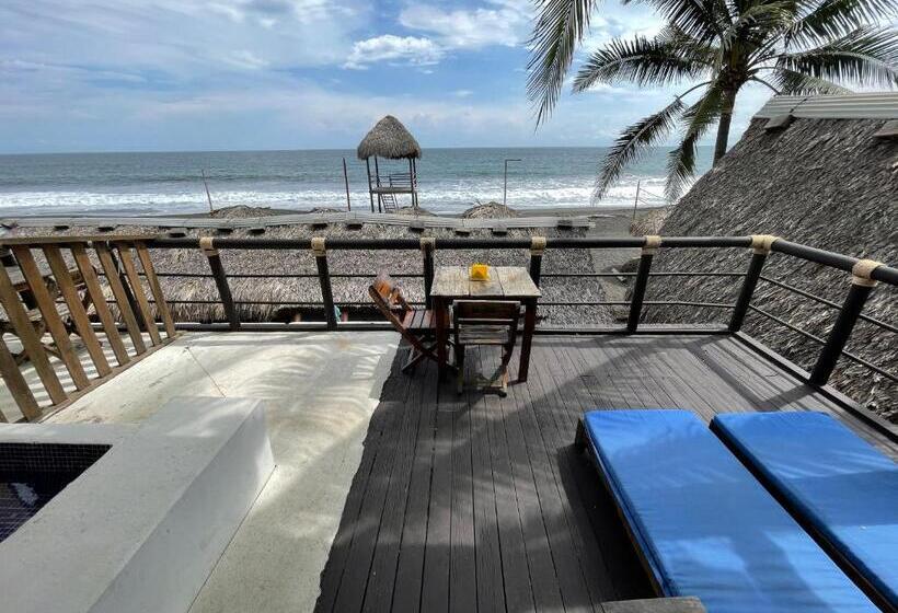 Deluxe Suite Sea View, Johnnys Place