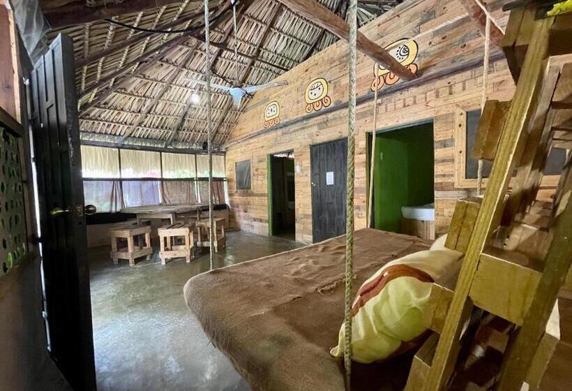 بانگلوی استاندارد, Johnnys Place