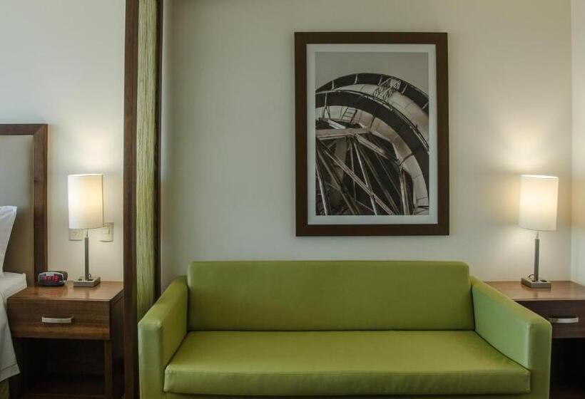 سوئیت با تخت بزرگ, Holiday Inn Express And Suites Celaya, An Ihg