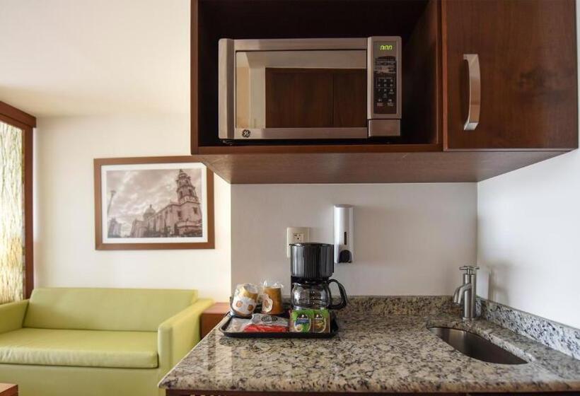 سوئیت با تخت بزرگ, Holiday Inn Express And Suites Celaya, An Ihg