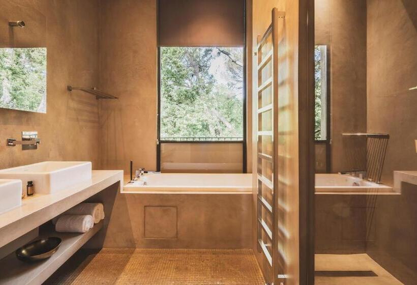 Люкс Престиж, Les Lodges Sainte Victoire Hotel & Spa