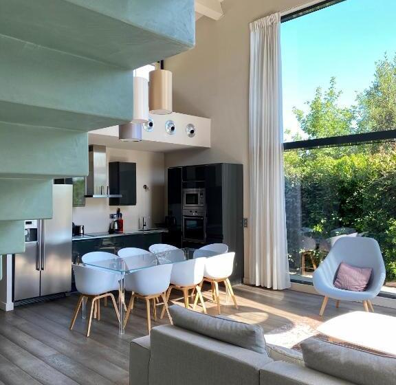 Вилла 3 Спальни с Бассейном, Les Lodges Sainte Victoire Hotel & Spa