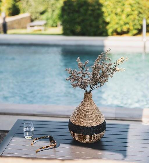 Вилла 3 Спальни с Бассейном, Les Lodges Sainte Victoire Hotel & Spa