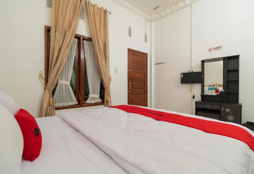 Люкс, Reddoorz Syariah Near Universitas Putra Indonesia Padang