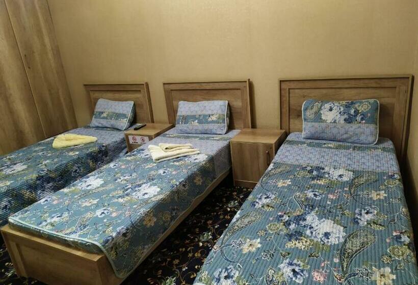 스탠다드 트리플 룸, Uvaysiy Family Guest House