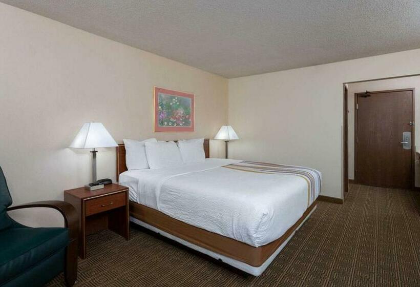 Standardzimmer Kingsize Bett, Norwood Inn & Suites Indianapolis