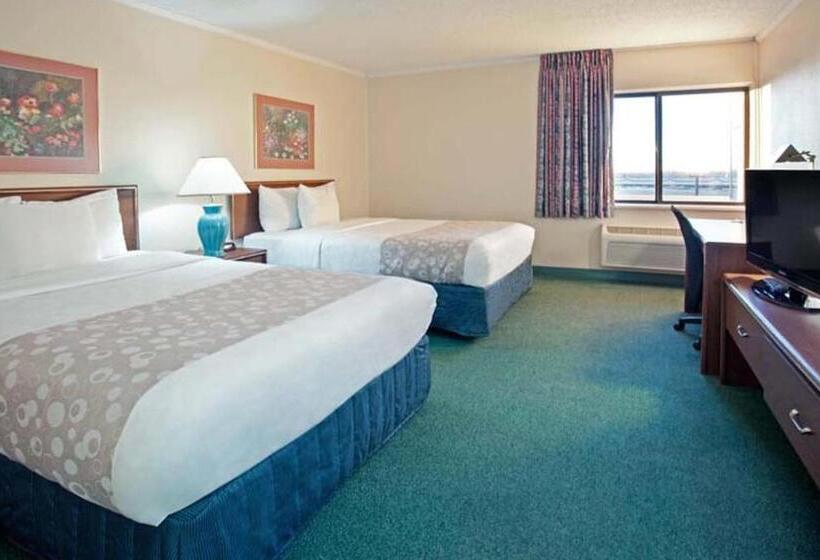 Deluxe Suite, Norwood Inn & Suites Indianapolis