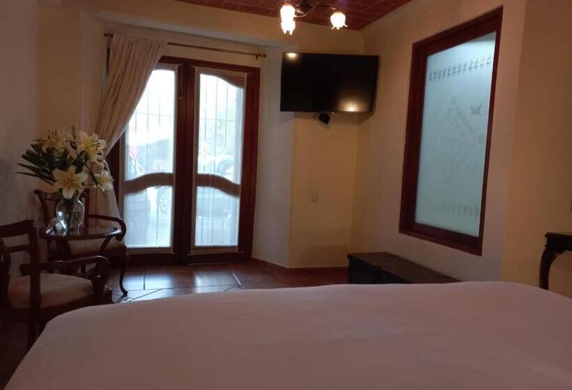 سوییت لوکس, Marhialja Hotel Boutique