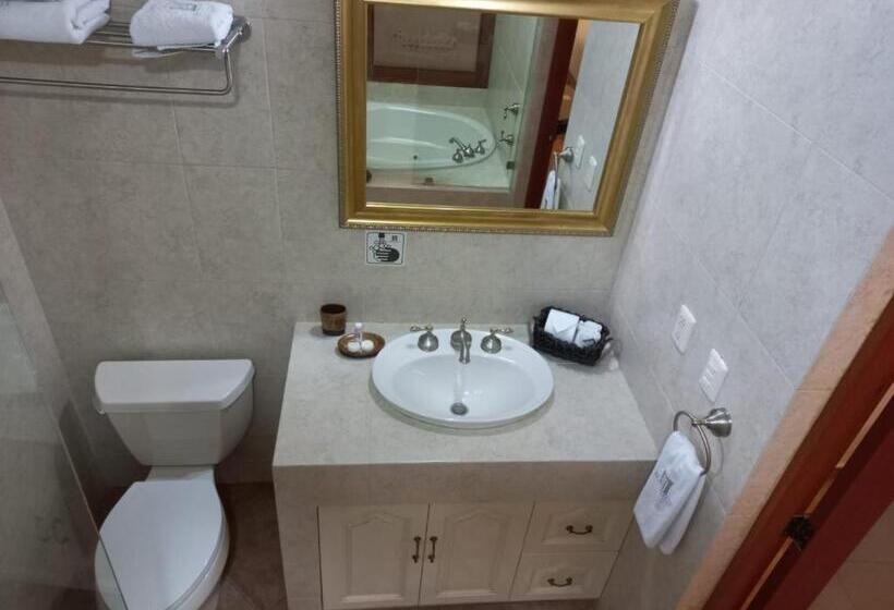 سوییت لوکس, Marhialja Hotel Boutique