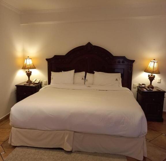 سوییت جونیور, Marhialja Hotel Boutique