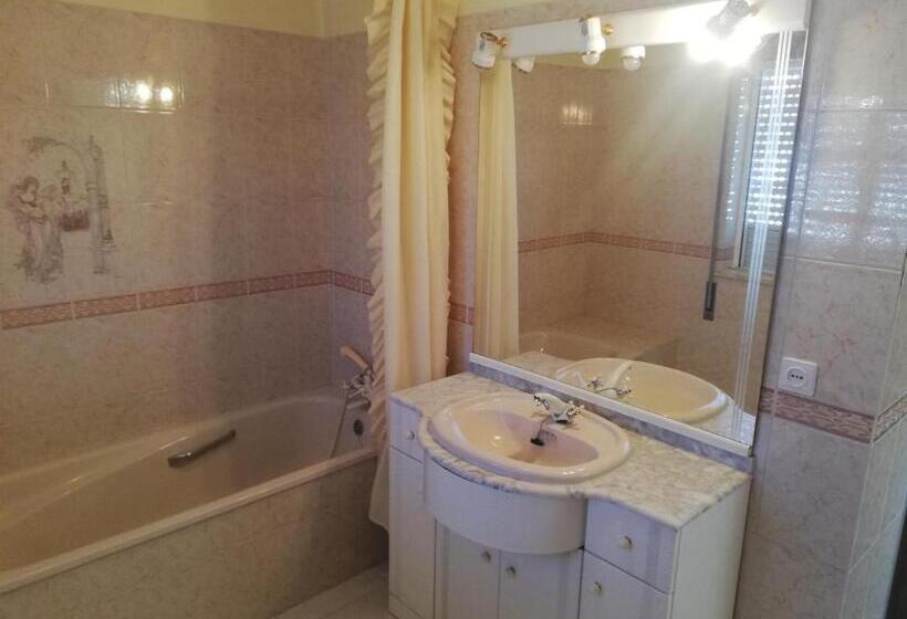 اتاق خانوادگی, Guesthouse Tavira Moura