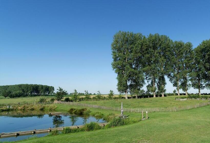 Семейный Номер, Gîte De L étang