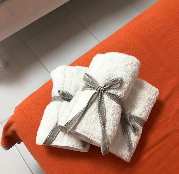 标准三人间, White Suite Rooms