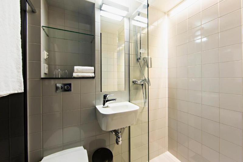 اتاق استاندارد چهار تخته, Comfort Hotel City